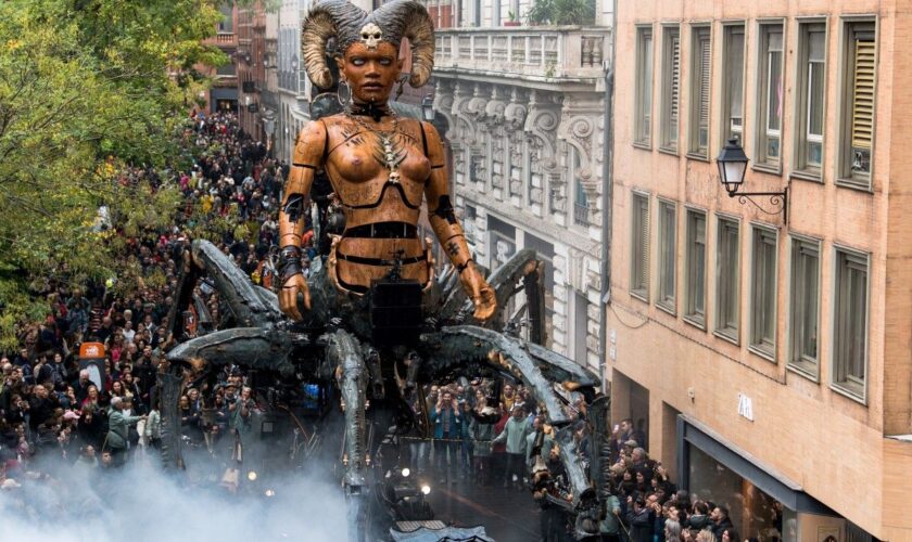 EN IMAGES Toulouse : Lilith, le Minotaure et Ariane l’araignée prennent d’assaut la ville